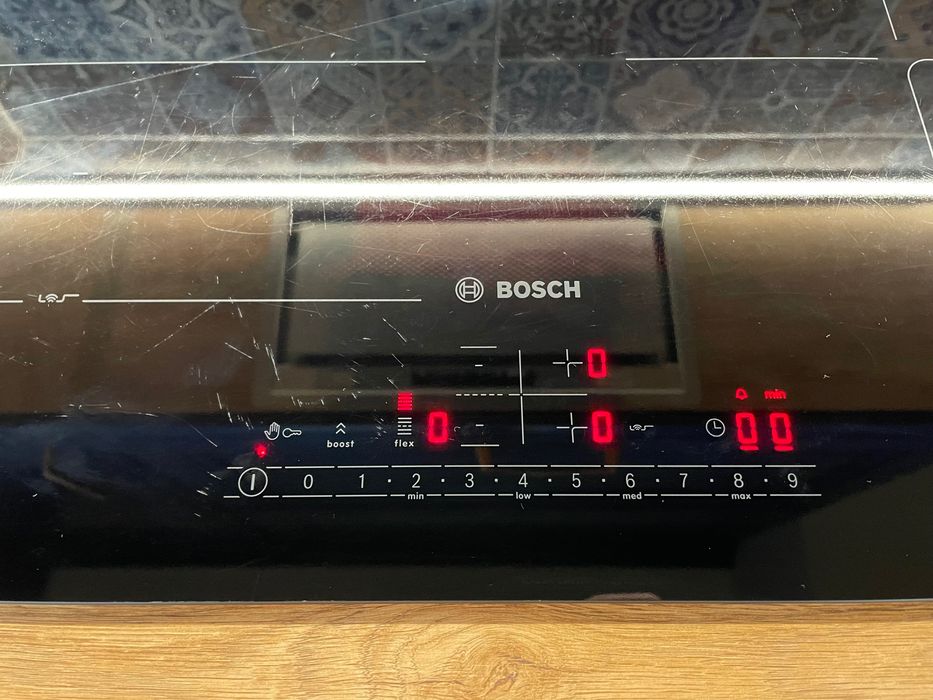 Продавам пукнати котлони Bosch