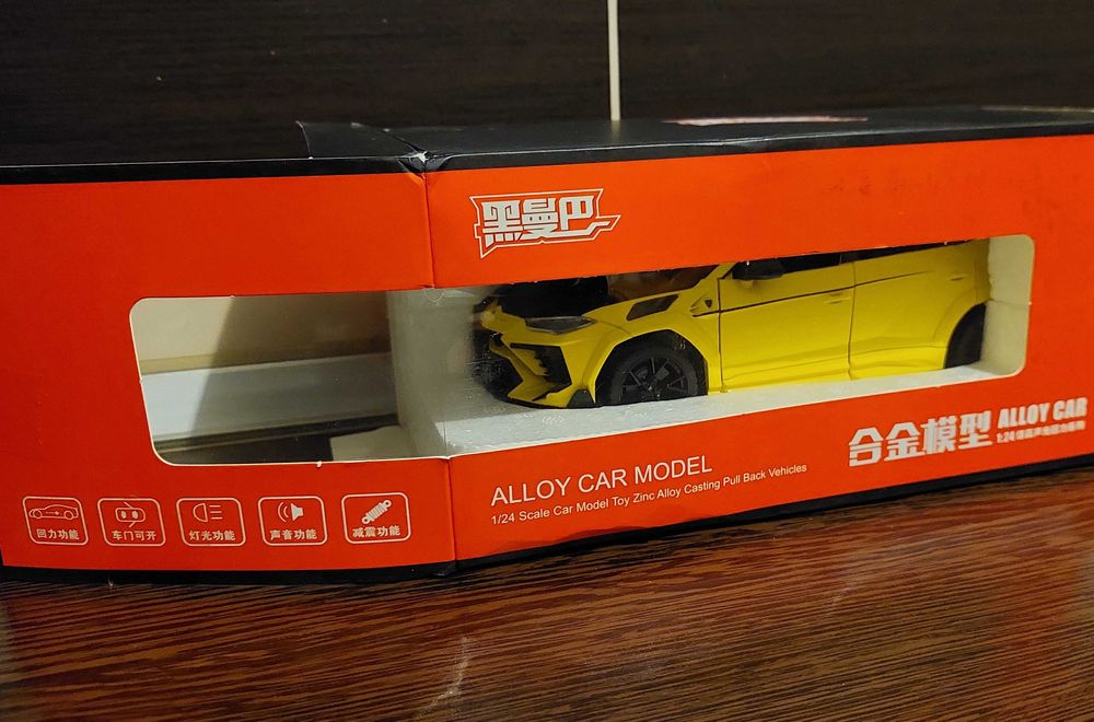 OKAZIe Lamborghini Urus Masonry 1:24 Jucarii Macheta NOUA