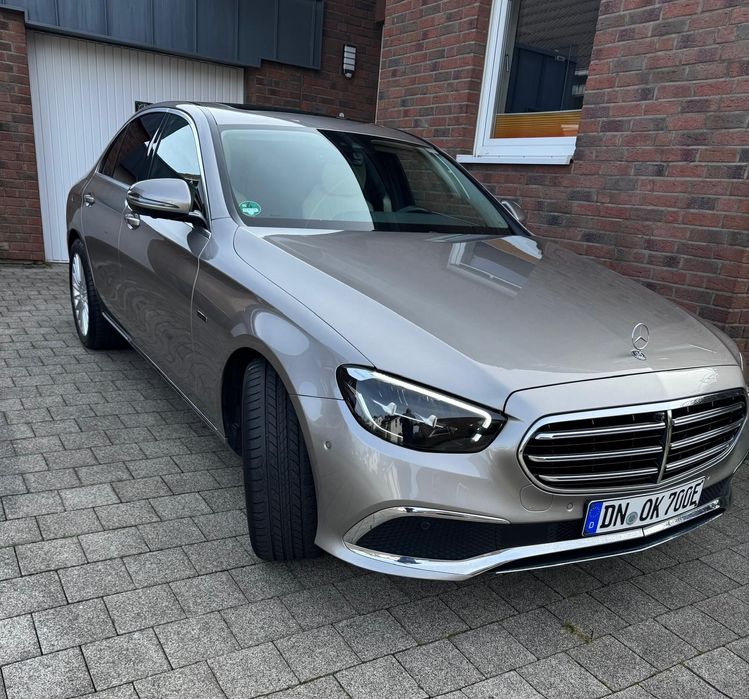 Vând Mercedes Benz E 300 GARANȚIE