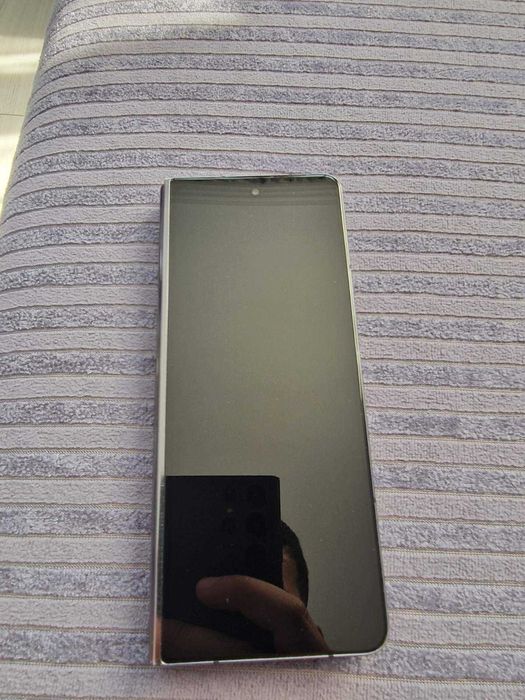 Samsung Galaxy Z Fold 5