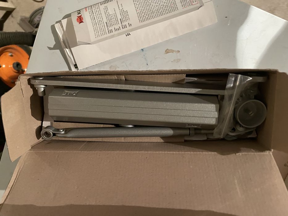 Доводчик для входной двери