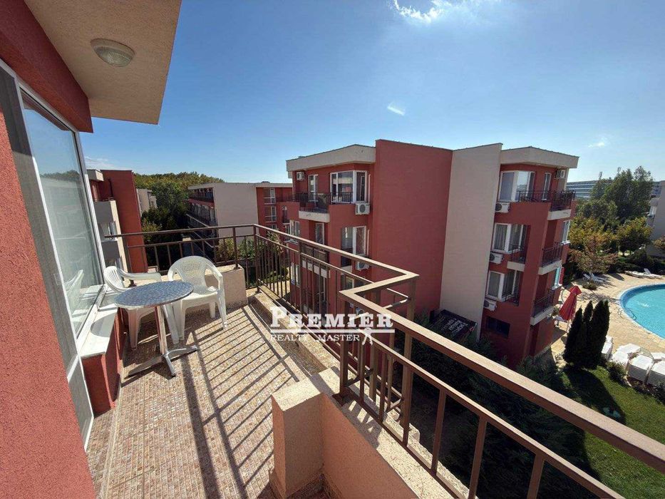 Тристаен апартамент в много добре поддържан комплекс