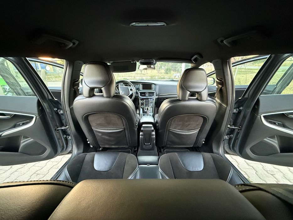 Volvo v40 R-Design