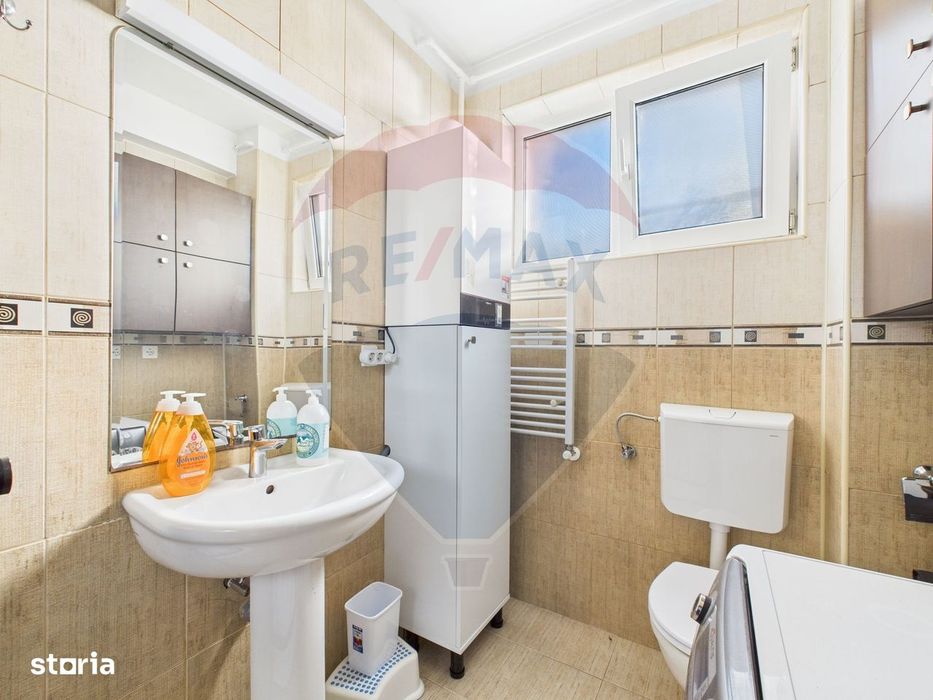 De inchiriat apartament 4 camere | Curte 127 mp | Foisor & parcare