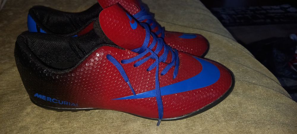 Бутонки за футбол