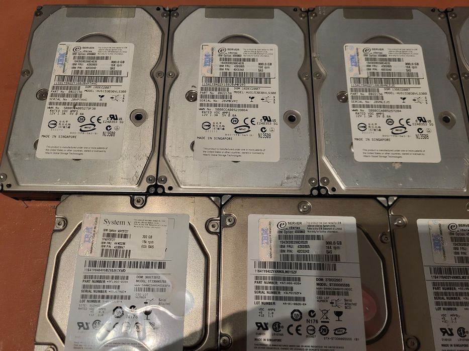 Pachet 16 buc HDD Server IBM 300Gb 15k RPM SAS