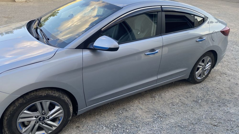 Hyundai Elantra/ 2.0/ 2020