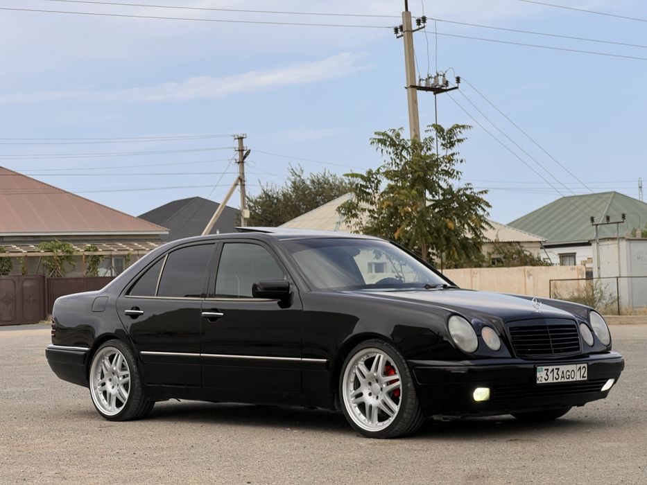 MercedesBenzw210 320