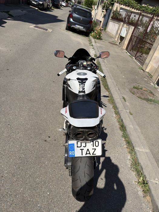 Honda CBR600RR PC40