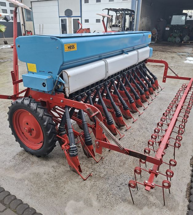 Semănător de păioase 3M  pe 25 rânduri