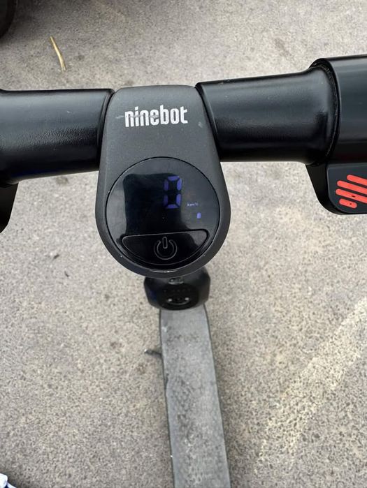 Самокат Ninebot.