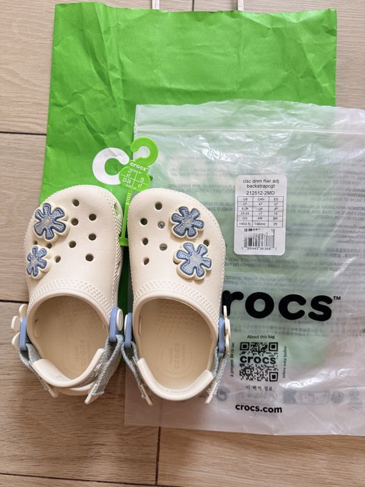 Crocs Classic Denim Flower Adjustable Backstrap Clog Toddler, цвят Summit White