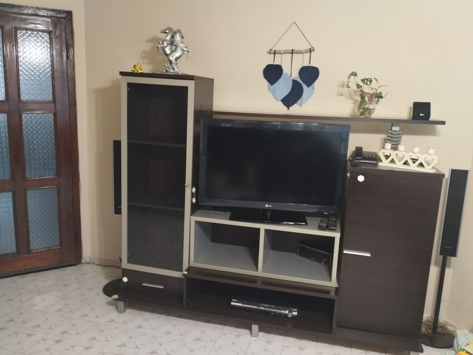 Секция за хол хол.