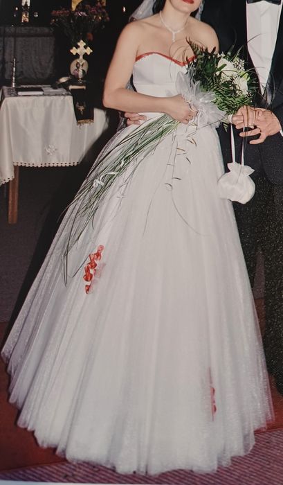 Rochie de mireasa tip printesa