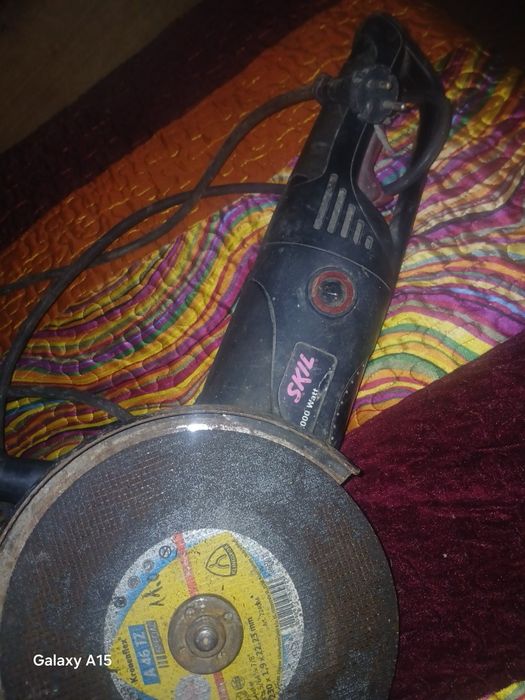 Vând - Rotopercutor Makita hr2470 -   flex Putere: 2000 W