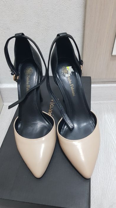 Продам классические туфли