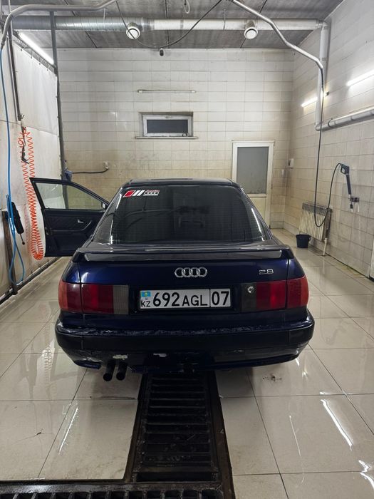 Продам ауди 80 б4 2.6 автомат 1.7лиион