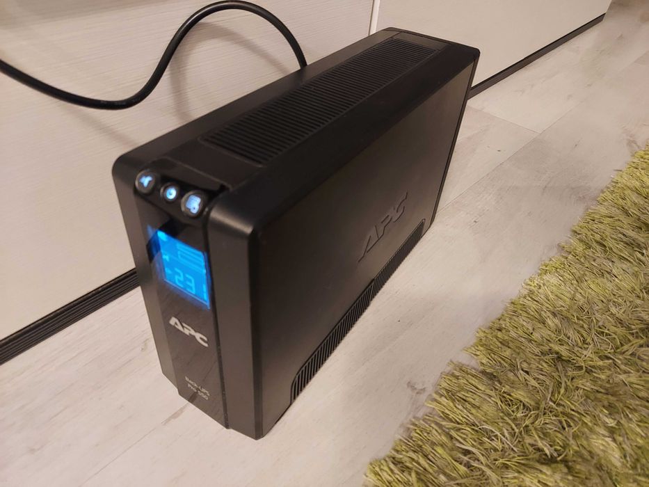 УПС APC Power-Saving Back-UPS Pro 550, 550VA, LCD