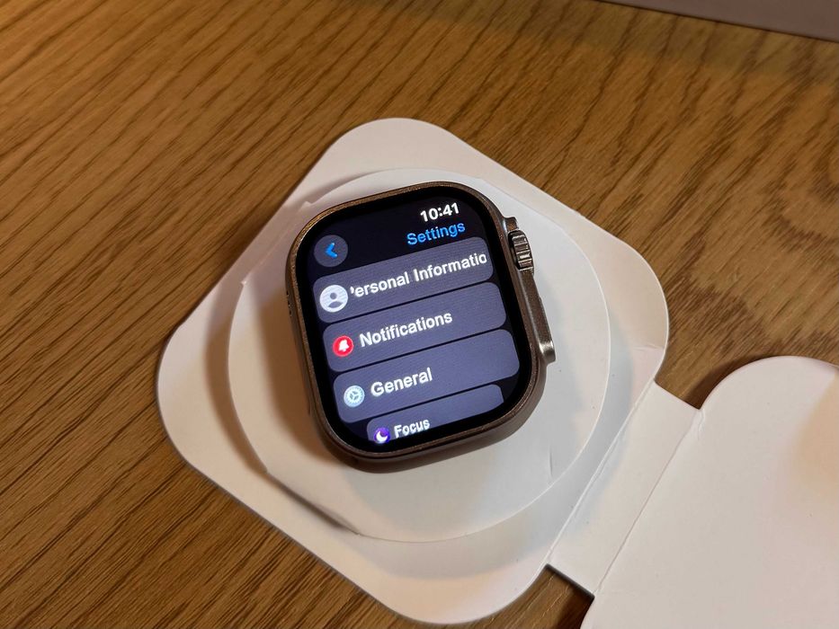 Apple Watch Ultra 2 49mm - Titanium Case Orange Ocean strap
