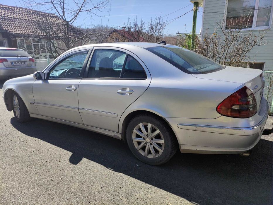 Мерцедес Бенц Е 270