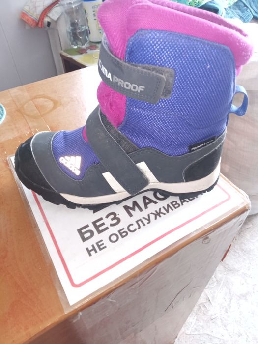 Продам детские ботинки