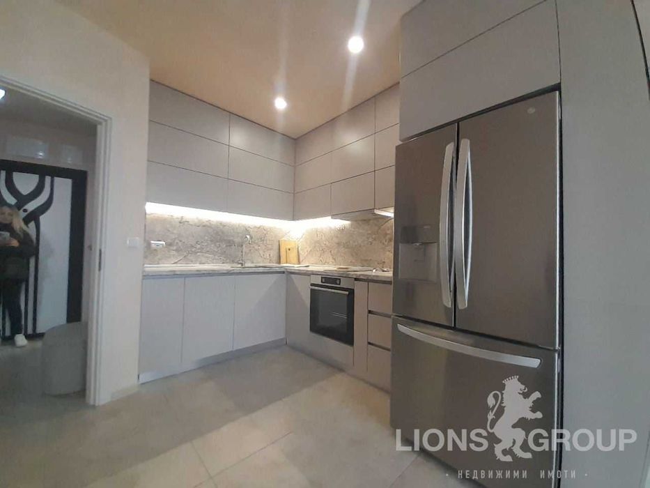 Дава се под наем Двустаен апартамент в Варна, Бриз - 75 кв.м за 897.6 € - Снимка #12