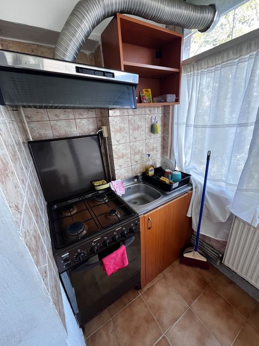 Inchiriez apartament decomandat Brazda