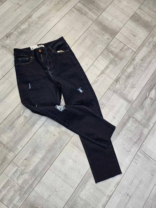 Фит дънки
Размери : 26,27,28,29,30,31
Материал: 99% памук 1