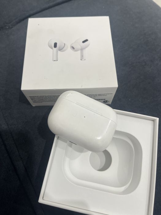 Продаю airpods pro оригинал, с коробкой