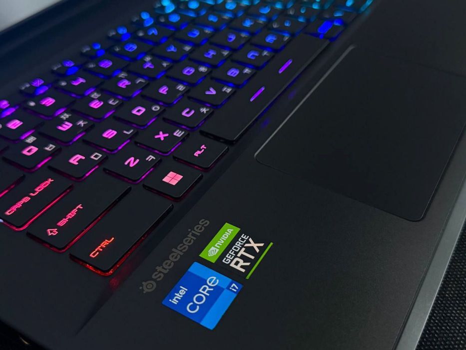 MSI LEOPARD GP66 PRO 240HZ Ulrta fast ekran gaming notebook