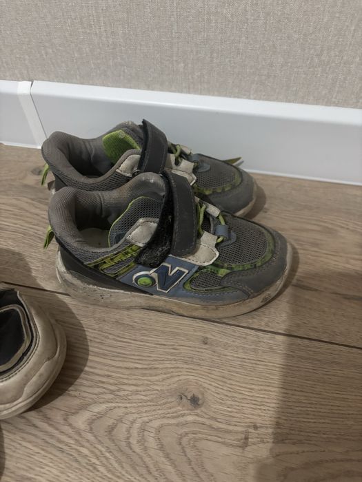 Детские кроссовки