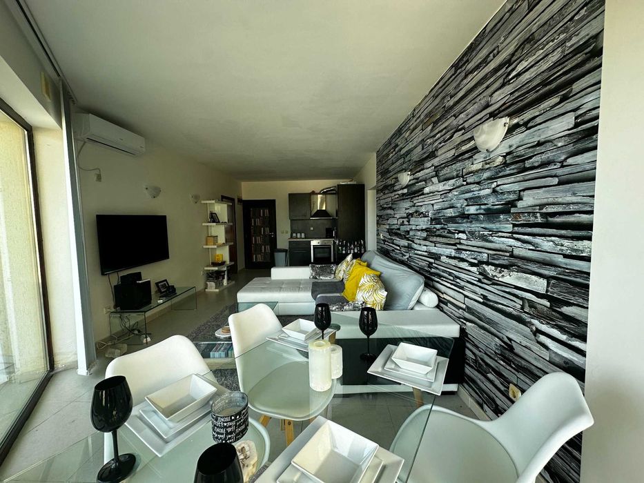 Продава се Тристаен апартамент в с. Топола, Област Добрич - 91 кв.м за 989 €/кв.м - Снимка #3