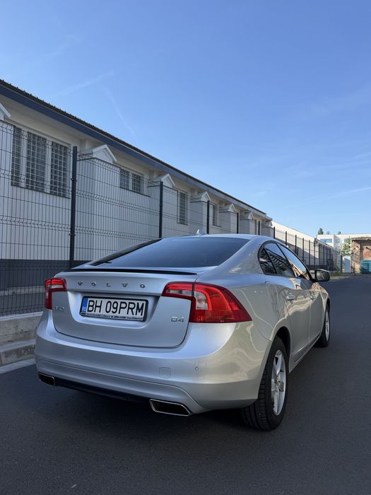 VOLVO S60 2015 — imagine 3