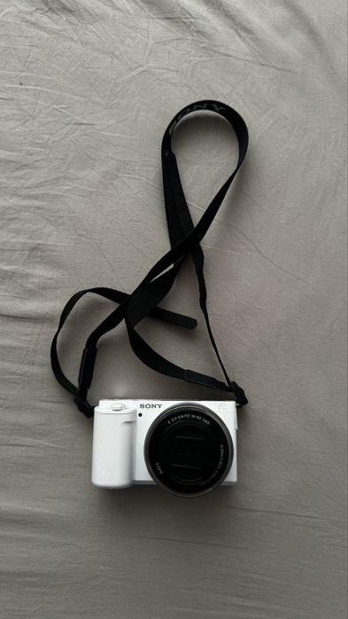 Камера SONY ZV E-10 срочная продажа
