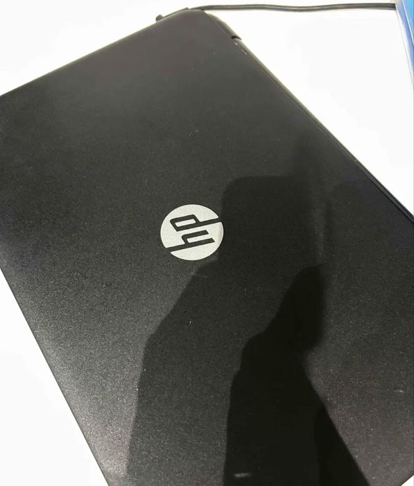 HP ноутбук срочно!