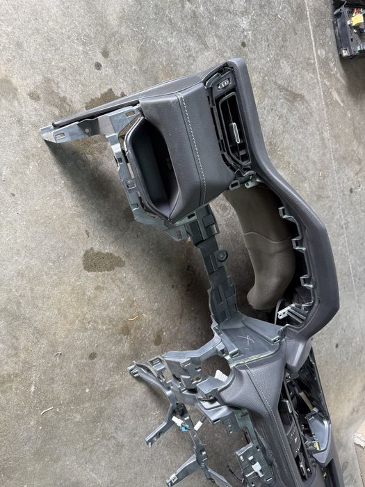 Табло за Toyota rav4 (TOYOTA RAV4 2019/2024) шито табло