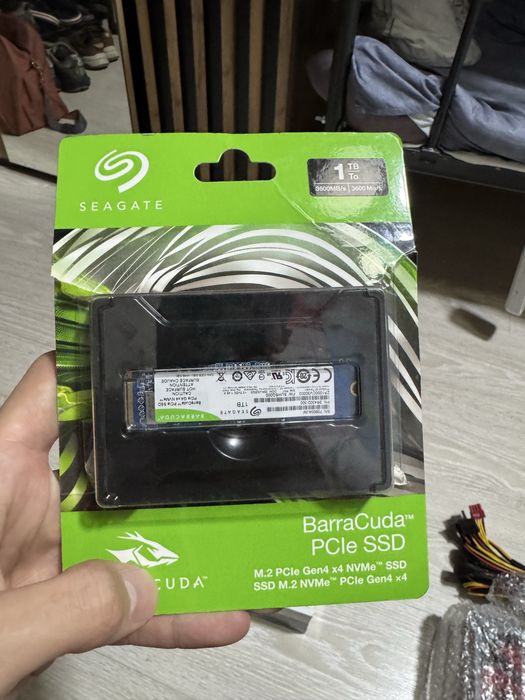 Seagate BarraCuda PCIe SSD 1TB (модель ZP1000CV3A002)