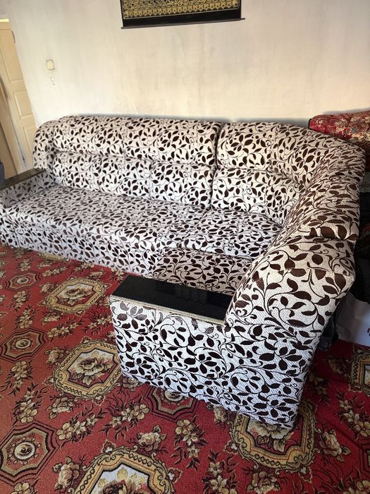 Диван углавой ...