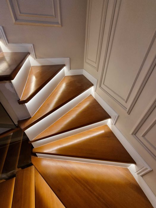 Trepte din lemn / scari din lemn /stejar,frasin etc/balustrade/riflaje