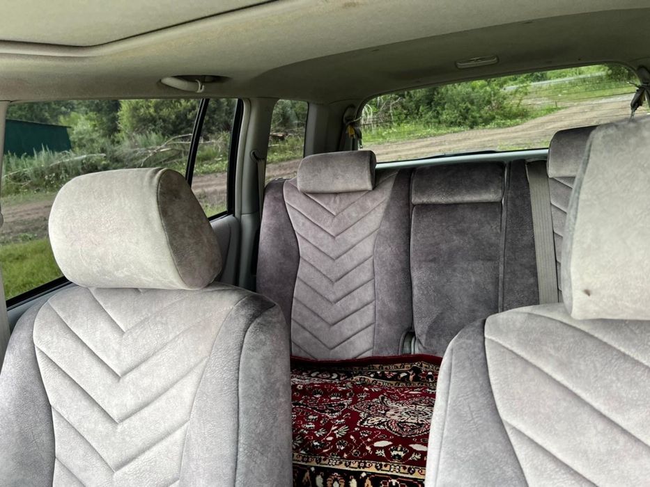 Машина тоуота хайландер