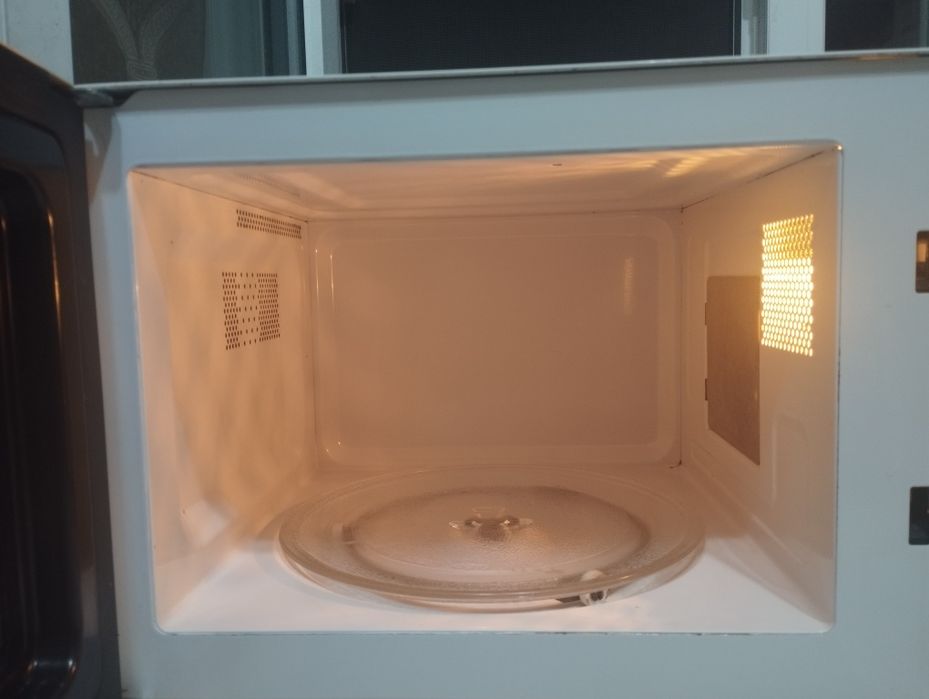Микроволновка продам