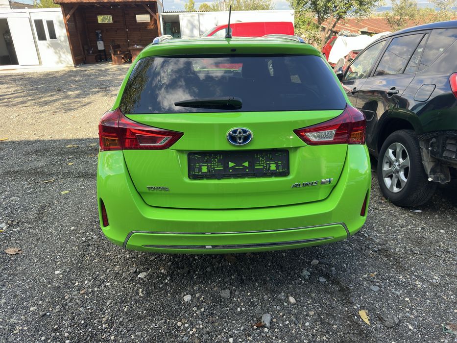 Toyota Auris Тойота Аурис 1.8 hybrid 136 кс 2014г На Части!