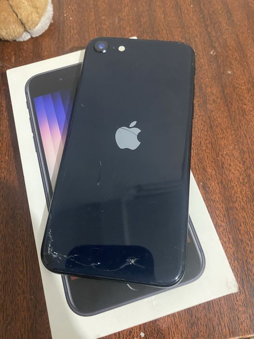 Продам iphone se 2022 года