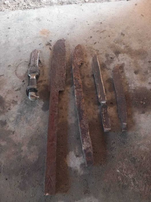 Стари работи нож и пръстен печат