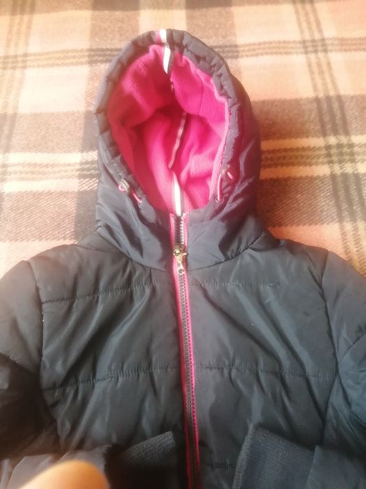 Яке с качулка, за есенно зимен сезон.