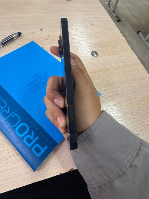 Продам Iphone 13 sim