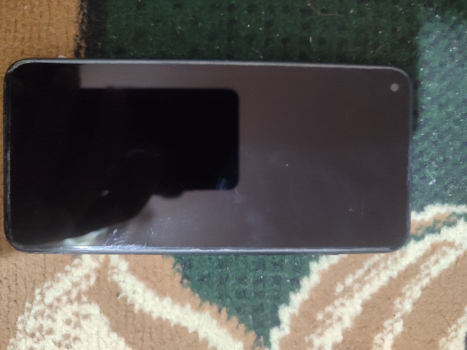 Samsung a11 yaxshi holatda