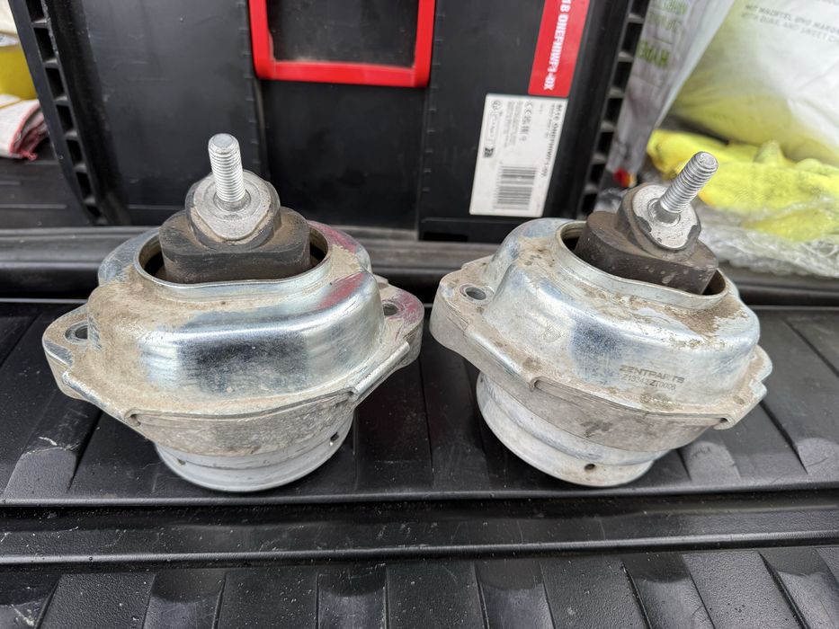 Продам подушки двигателя на х5 е53