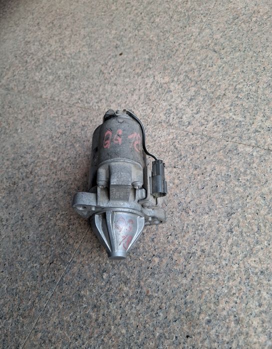 Стартер на Ниссан примера Р-12