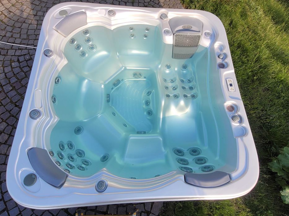 Minipiscina Jacuzzi fabricatie 2022, Wellis Kilimanjaro, 6locuri, cu factura si garantie, poze reale